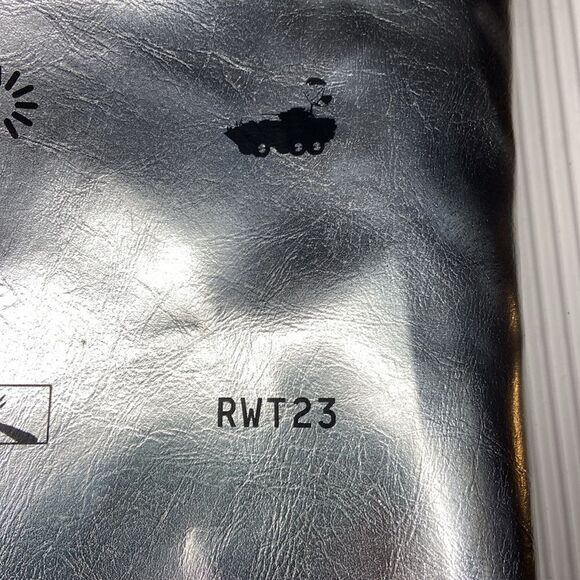 Beyoncé Renaissance Tour VIP Tote Bag - Picture 4 of 10